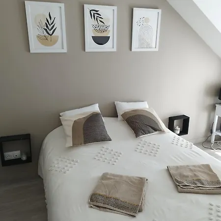 Chez Particulier Proche Circuit 24h Homestay