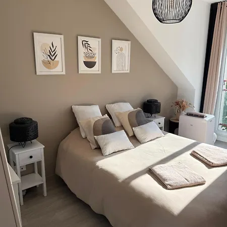 Chez Particulier Proche Circuit 24h Homestay *